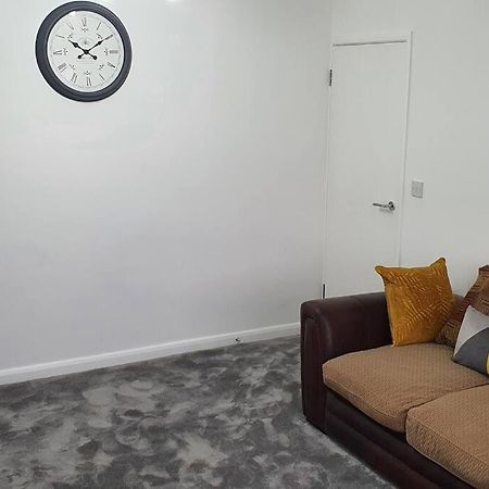 Exquisite And Modern 2 Bed Maisonette Harmondsworth ภายนอก รูปภาพ