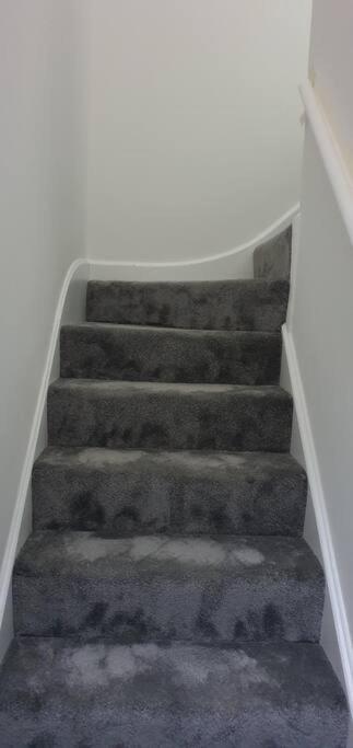 Exquisite And Modern 2 Bed Maisonette Harmondsworth ภายนอก รูปภาพ