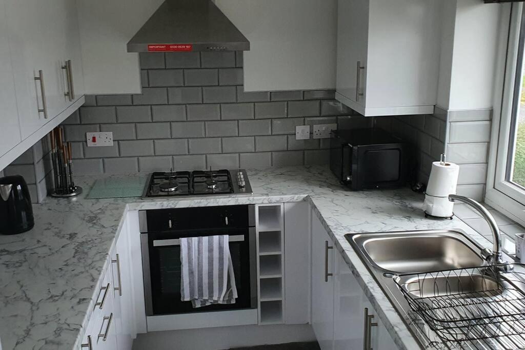 Exquisite And Modern 2 Bed Maisonette Harmondsworth ภายนอก รูปภาพ