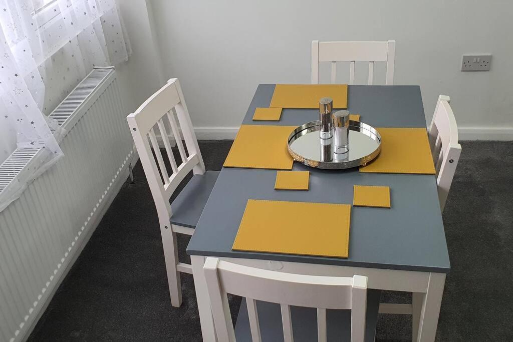 Exquisite And Modern 2 Bed Maisonette Harmondsworth ภายนอก รูปภาพ