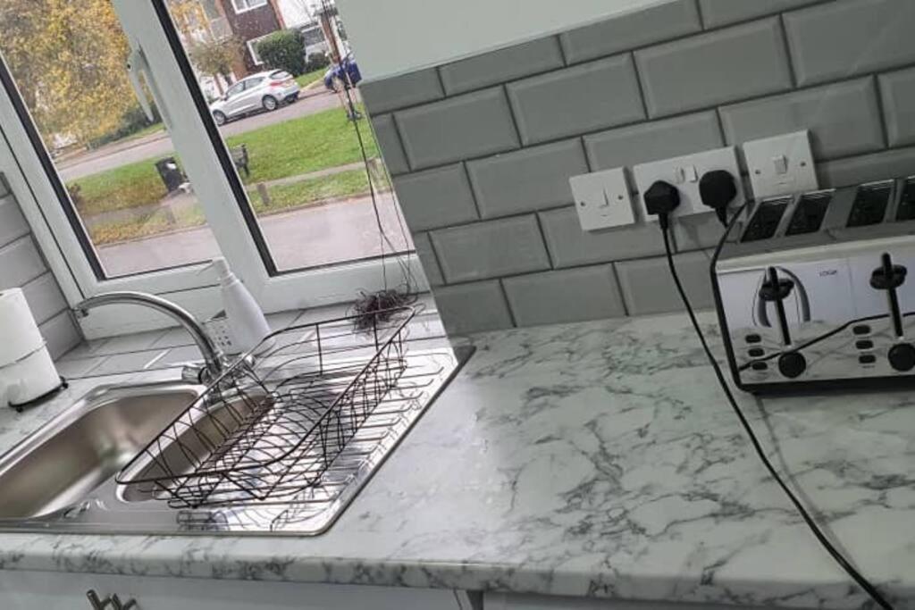 Exquisite And Modern 2 Bed Maisonette Harmondsworth ภายนอก รูปภาพ