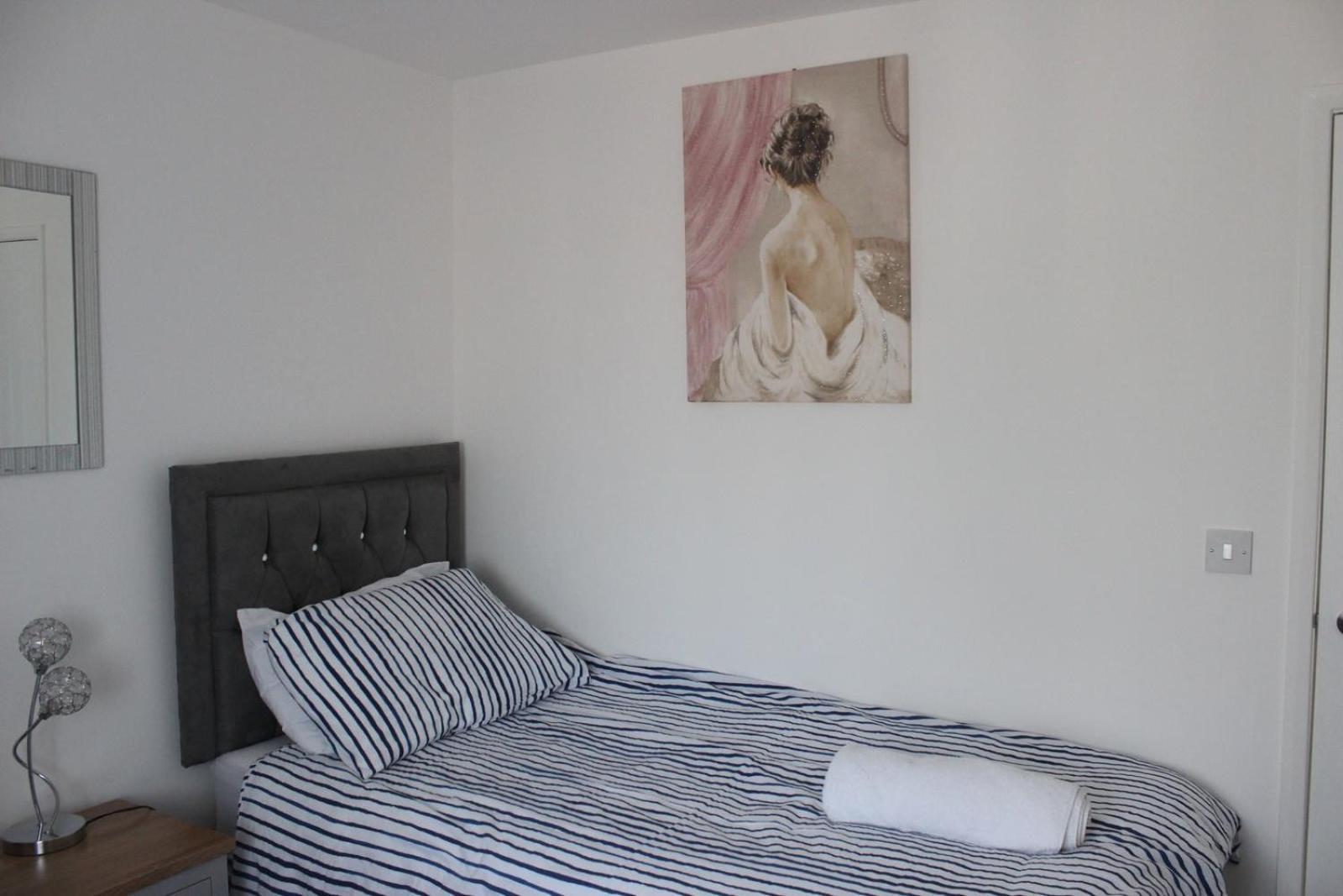 Exquisite And Modern 2 Bed Maisonette Harmondsworth ภายนอก รูปภาพ
