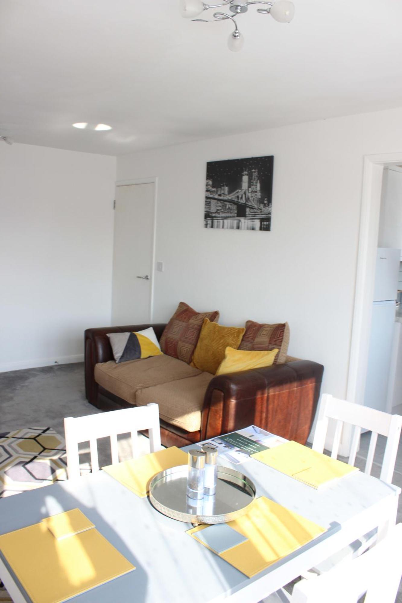 Exquisite And Modern 2 Bed Maisonette Harmondsworth ภายนอก รูปภาพ